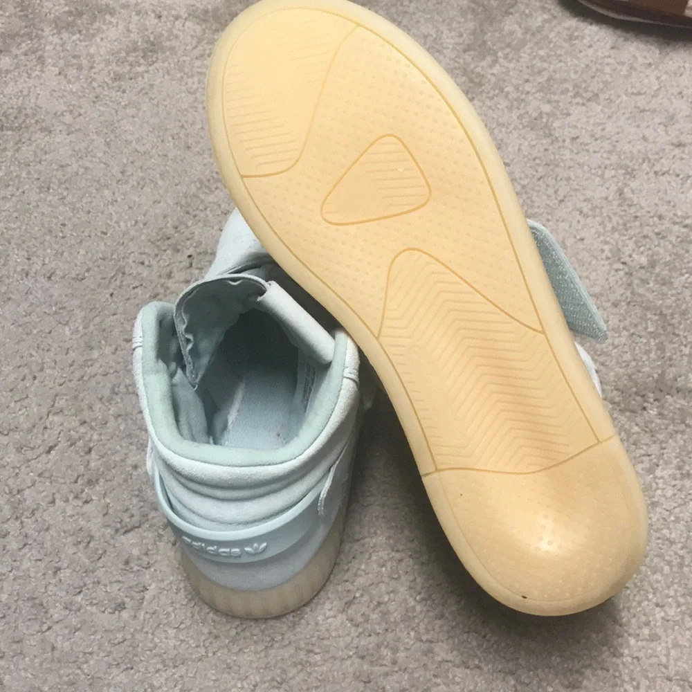 NWOT mint adidas turbular w/strap - Picture 5 of 5